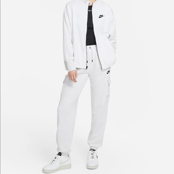 ✔️ Nike Sportswear Essential Women's Fleece Cardigan ✔️ - Picture 3 of 4